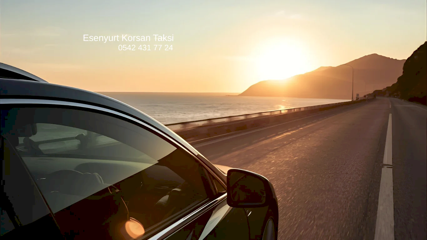 İstanbul'da sahil kenarında ilerleyen siyah sedan özel ulaşım aracı